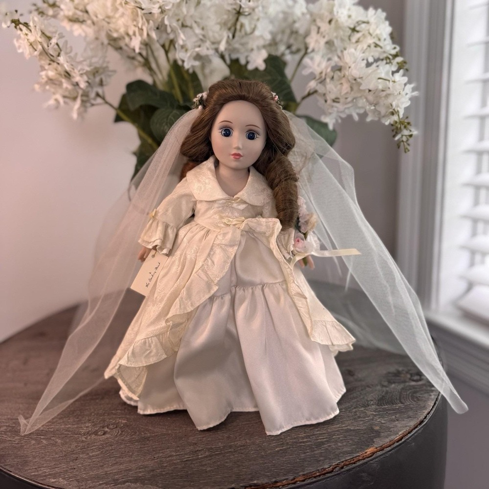 Danbury Mint Brides of America Collection Colonial Bride Abigail Doll 12"